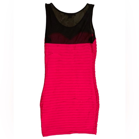 Dark Pink heart-shaped bodycon sleeveless dress by Forever 21 size small - Picture 2 of 6